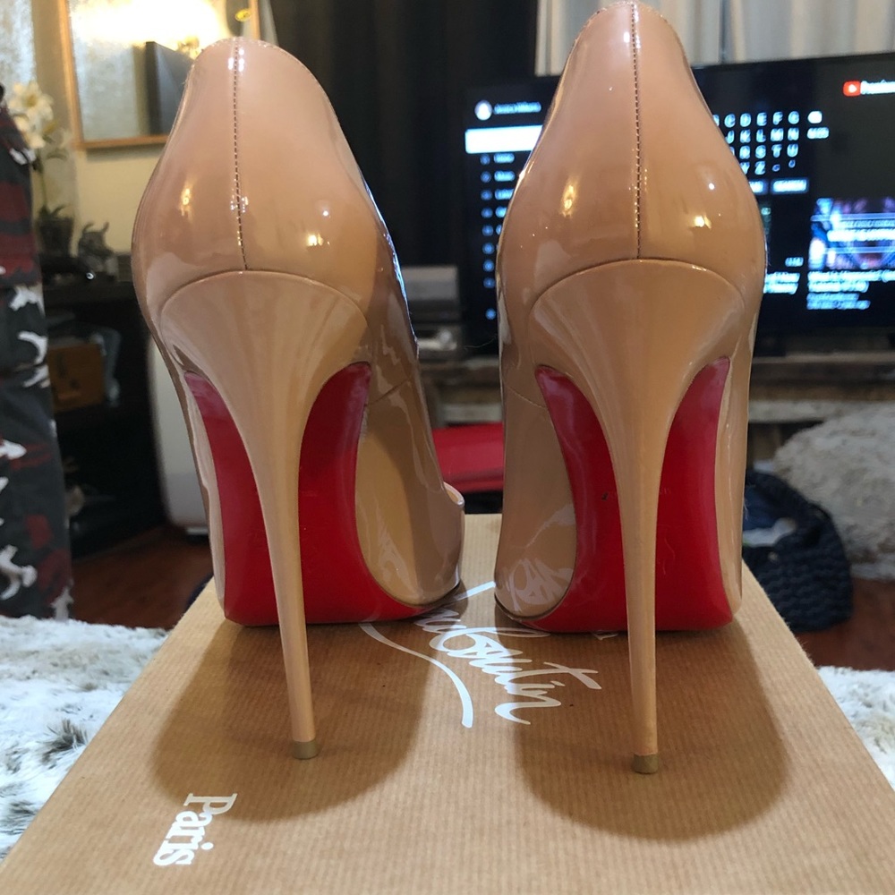 Christian Louboutin ‘SoKate’  Nude Pumps 9.5